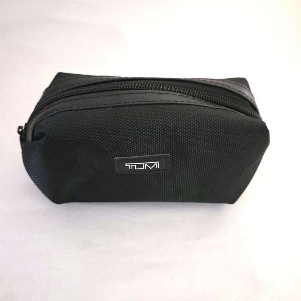 TUMI for Delta Airlines First Class In-Flight Amenities Zippered Bag